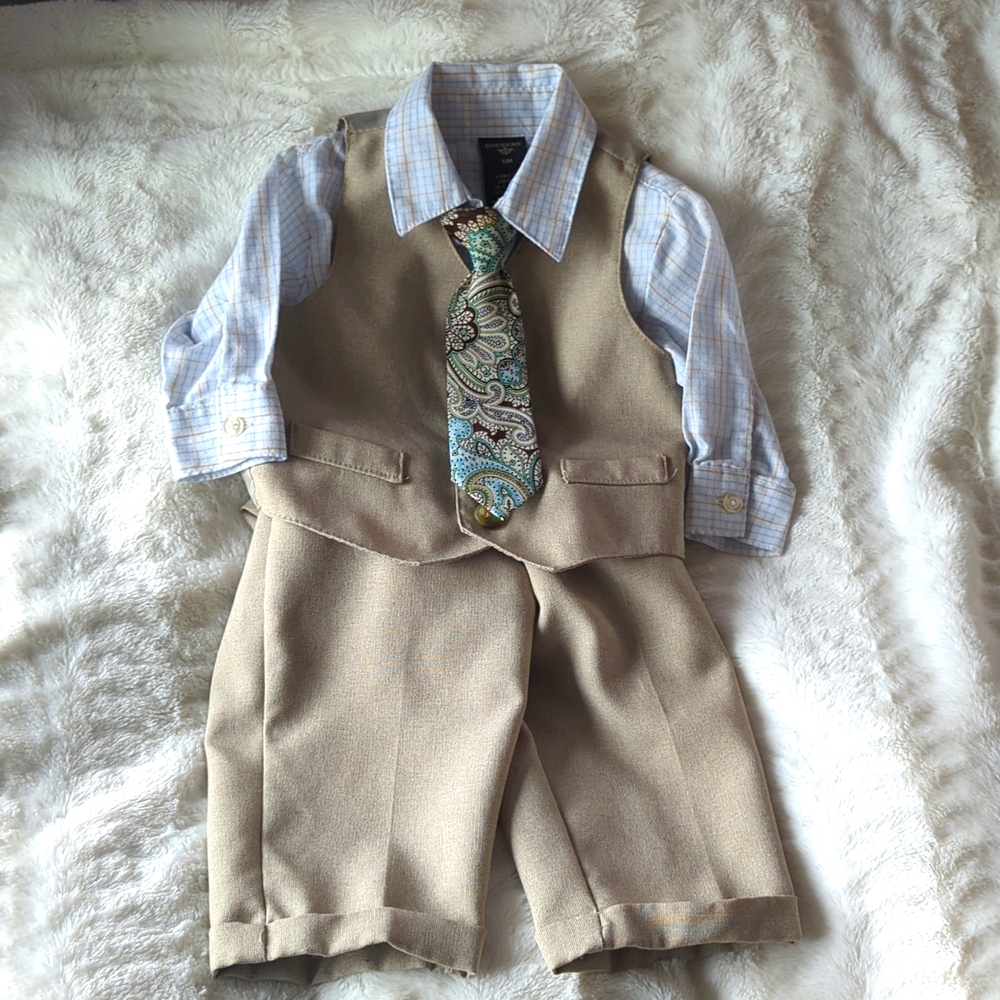 Dockers 4 piece matching set